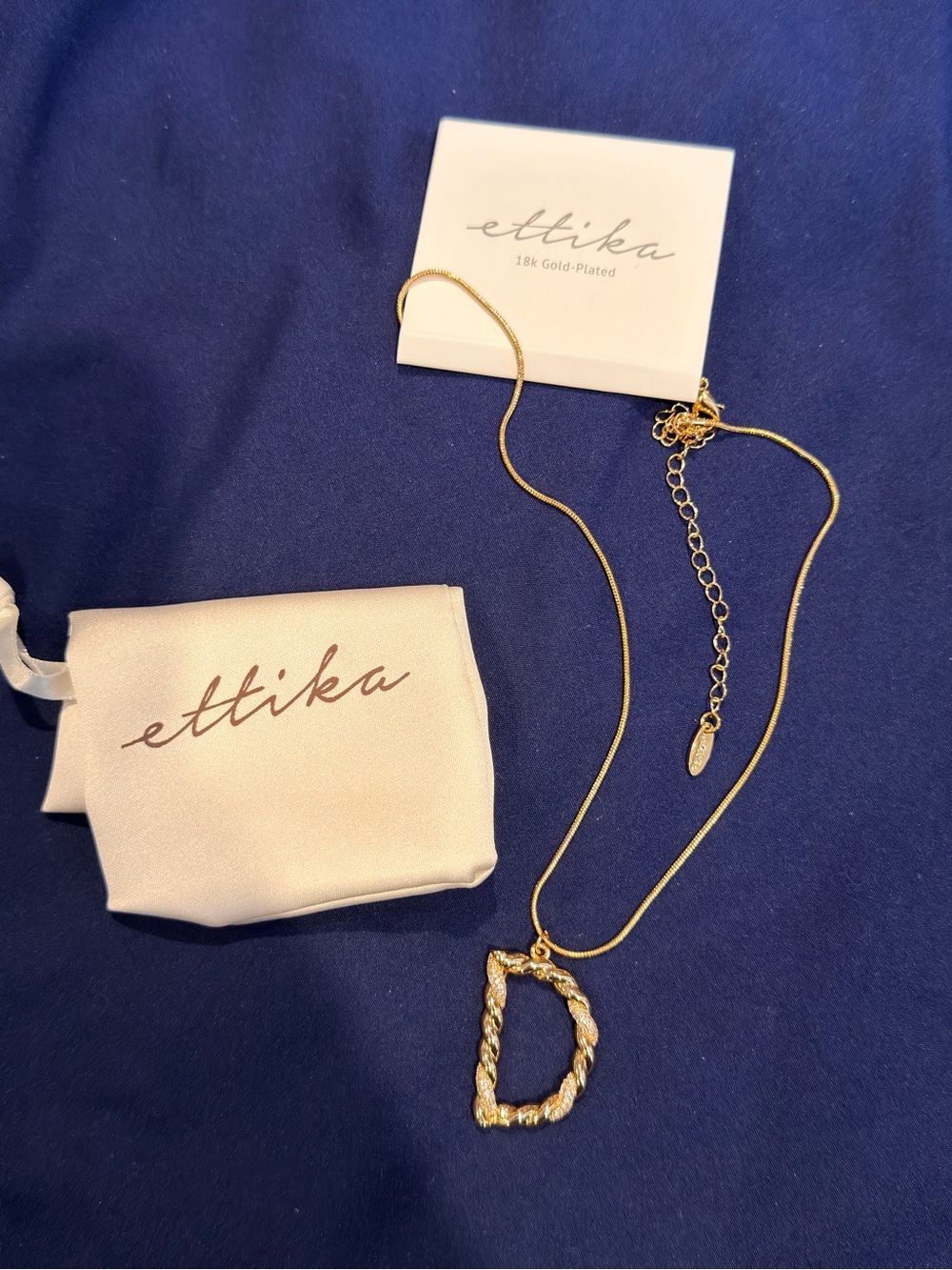 ettika Gold Twisted 'D' Pendant Necklace